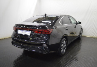 Подержанный автомобиль Kia Cerato Sedan 2021 года (5 фото)