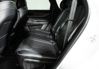 Подержанный автомобиль Jaecoo J8 2024 года (10 фото)