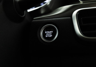 Подержанный автомобиль Geely Coolray 2023 года (16 фото)