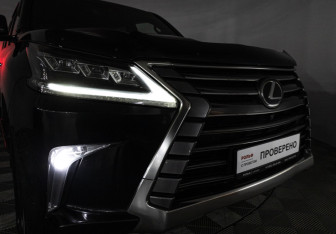 Подержанный автомобиль Lexus LX 2018 года (37 фото)