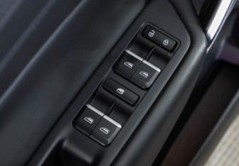 Подержанный автомобиль Geely Atlas 2021 года (24 фото)