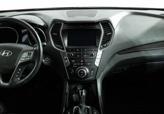 Подержанный автомобиль Hyundai Santa Fe 2017 года (14 фото)