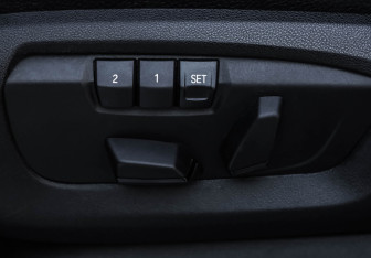 Подержанный автомобиль BMW X5 2017 года (23 фото)