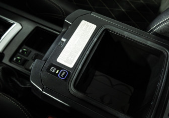 Подержанный автомобиль Toyota Land Cruiser Prado 2015 года (18 фото)