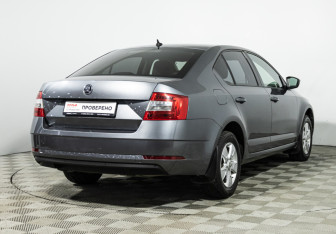 Подержанный автомобиль Skoda Octavia Liftback 2017 года (5 фото)