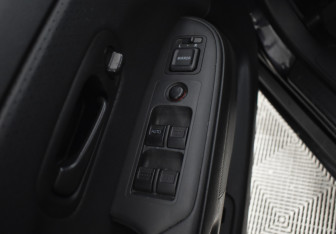 Подержанный автомобиль Honda CR-V 2004 года (18 фото)