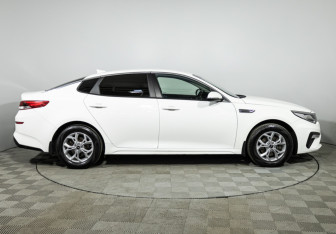 Подержанный автомобиль Kia Optima Sedan 2020 года (4 фото)