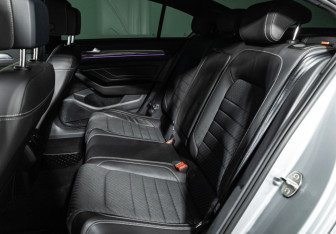 Подержанный автомобиль Volkswagen Passat Sedan 2021 года (10 фото)