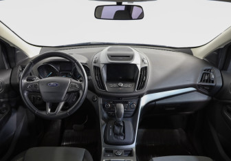 Подержанный автомобиль Ford Kuga 2017 года (9 фото)