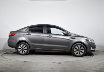 Подержанный автомобиль Kia Rio Sedan 2012 года (4 фото)