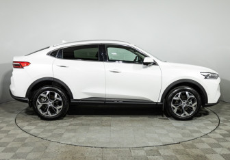 Подержанный автомобиль Haval F7x 2023 года (4 фото)