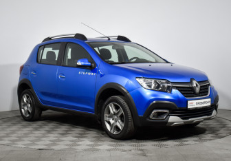 Подержанный автомобиль Renault Sandero 2018 года (3 фото)