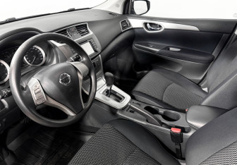 Подержанный автомобиль Nissan Tiida Hatchback 2015 года (9 фото)