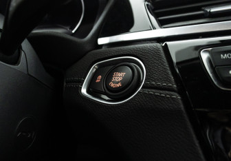 Подержанный автомобиль BMW X2 2018 года (19 фото)