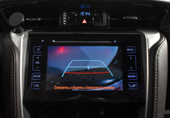 Подержанный автомобиль Toyota Fortuner 2018 года (19 фото)
