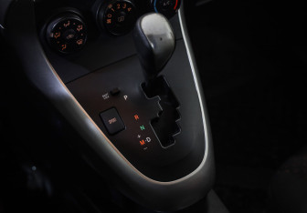 Подержанный автомобиль Toyota Verso 2010 года (16 фото)