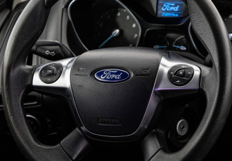Подержанный автомобиль Ford Focus Hatchback 2012 года (11 фото)