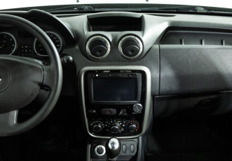 Подержанный автомобиль Renault Duster 2014 года (14 фото)