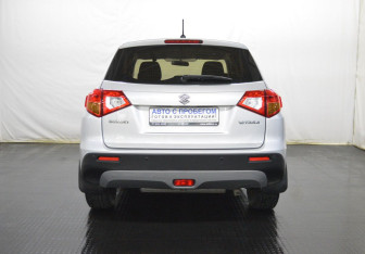 Подержанный автомобиль Suzuki Vitara 2017 года (6 фото)