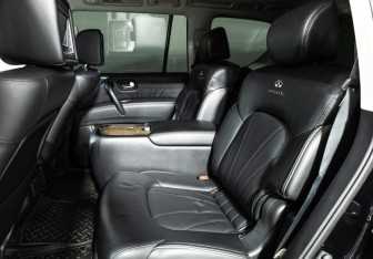 Подержанный автомобиль Infiniti QX80 2014 года (10 фото)