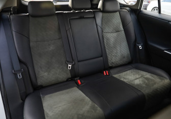 Подержанный автомобиль Toyota RAV4 2022 года (20 фото)