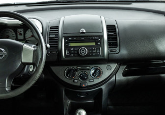 Подержанный автомобиль Nissan Note 2008 года (14 фото)