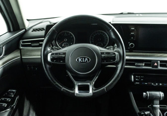 Подержанный автомобиль Kia K5 2021 года (22 фото)