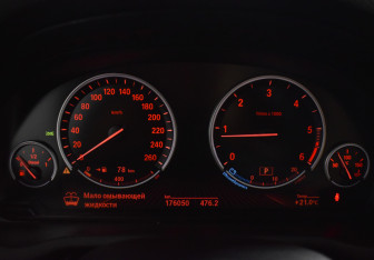 Подержанный автомобиль BMW X3 2015 года (23 фото)