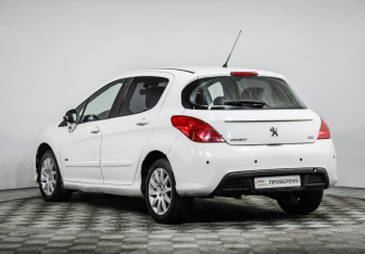Подержанный автомобиль Peugeot 308 Hatchback 2011 года (7 фото)