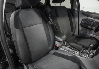 Подержанный автомобиль Ford Focus Hatchback 2008 года (17 фото)