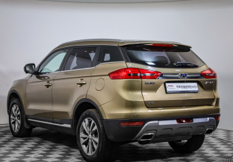 Подержанный автомобиль Geely Atlas 2021 года (7 фото)