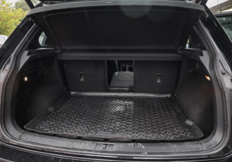 Подержанный автомобиль Volkswagen Tiguan 2021 года (32 фото)