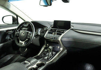 Подержанный автомобиль Lexus NX 2019 года (9 фото)