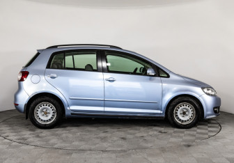 Подержанный автомобиль Volkswagen Golf Plus 2011 года (4 фото)