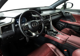 Подержанный автомобиль Lexus RX 2017 года (11 фото)