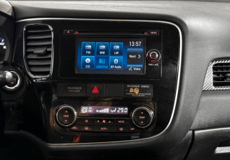 Подержанный автомобиль Mitsubishi Outlander 2013 года (16 фото)