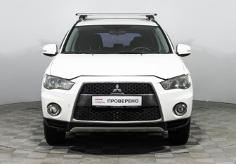 Подержанный автомобиль Mitsubishi Outlander 2011 года (2 фото)
