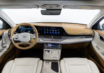 Подержанный автомобиль Hyundai Grandeur 2021 года (12 фото)