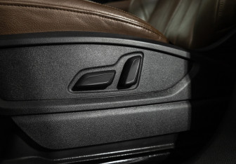 Подержанный автомобиль Audi Q5 2020 года (15 фото)