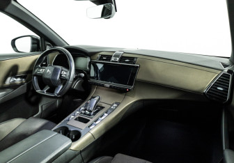 Подержанный автомобиль DS 7 Crossback 2020 года (9 фото)