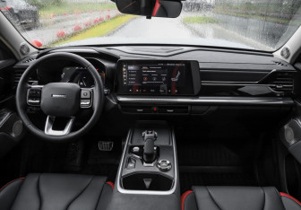 Подержанный автомобиль Haval H3 2025 года (13 фото)