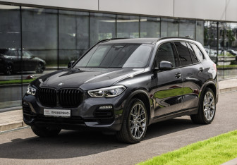 Подержанный автомобиль BMW X5 2019 года (3 фото)