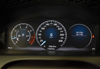 Подержанный автомобиль Jaguar XJ 2016 года (43 фото)