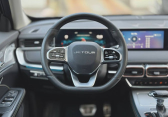 Подержанный автомобиль Jetour X70 Plus 2024 года (17 фото)