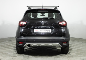 Подержанный автомобиль Renault Kaptur 2018 года (6 фото)
