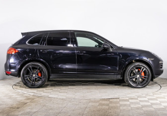 Подержанный автомобиль Porsche Cayenne 2013 года (4 фото)