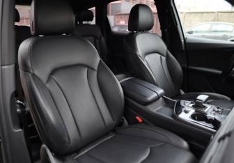 Подержанный автомобиль Audi Q7 2018 года (31 фото)