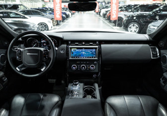 Подержанный автомобиль Land Rover Discovery 2019 года (18 фото)