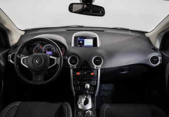 Подержанный автомобиль Renault Koleos 2013 года (10 фото)