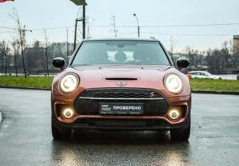 Подержанный автомобиль MINI Clubman Wagon 2019 года (3 фото)